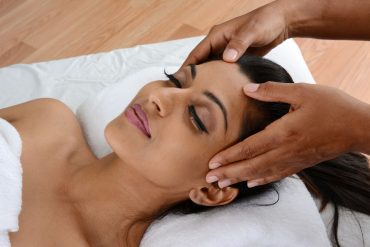 5 Reasons to Have Your Beauty Treatments at Home with a Mobile Beauty Therapist